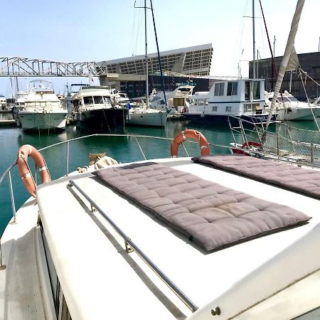 Отель Boat Yacht Barcelona Сан-Адриан-де-Бесос Экстерьер фото