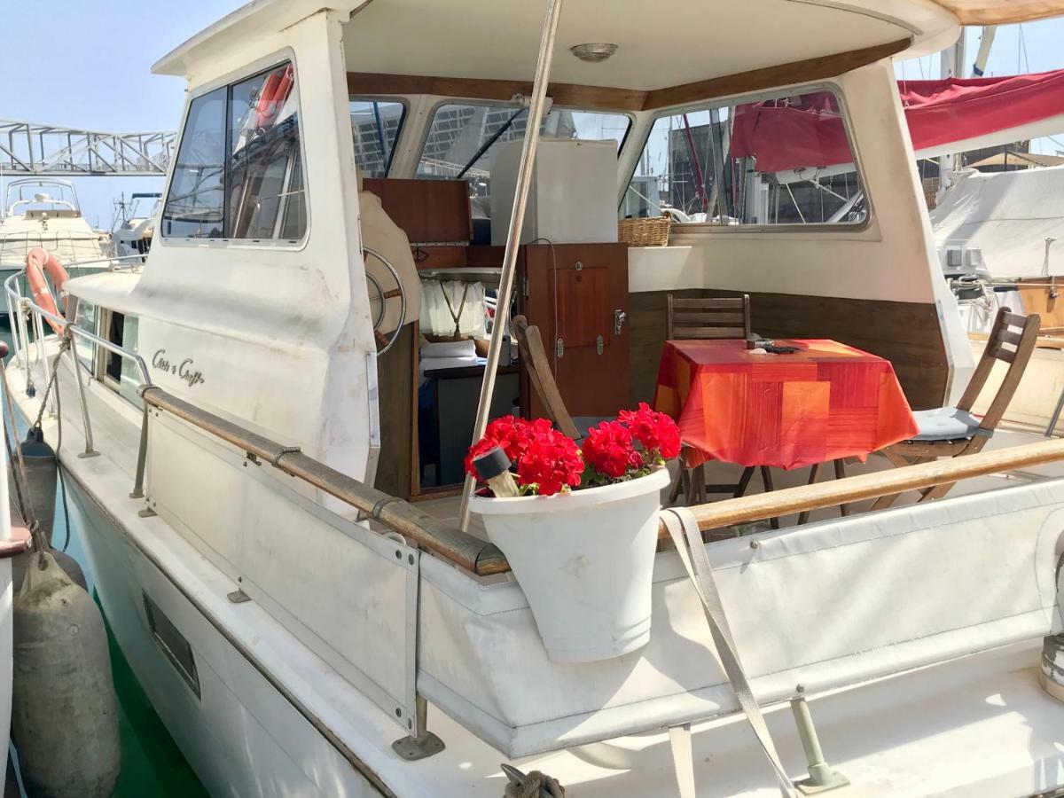 Отель Boat Yacht Barcelona Сан-Адриан-де-Бесос Экстерьер фото