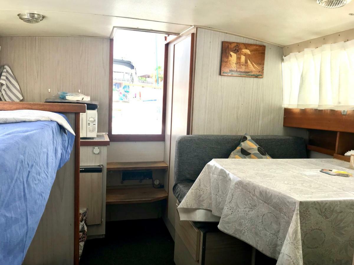 Отель Boat Yacht Barcelona Сан-Адриан-де-Бесос Экстерьер фото