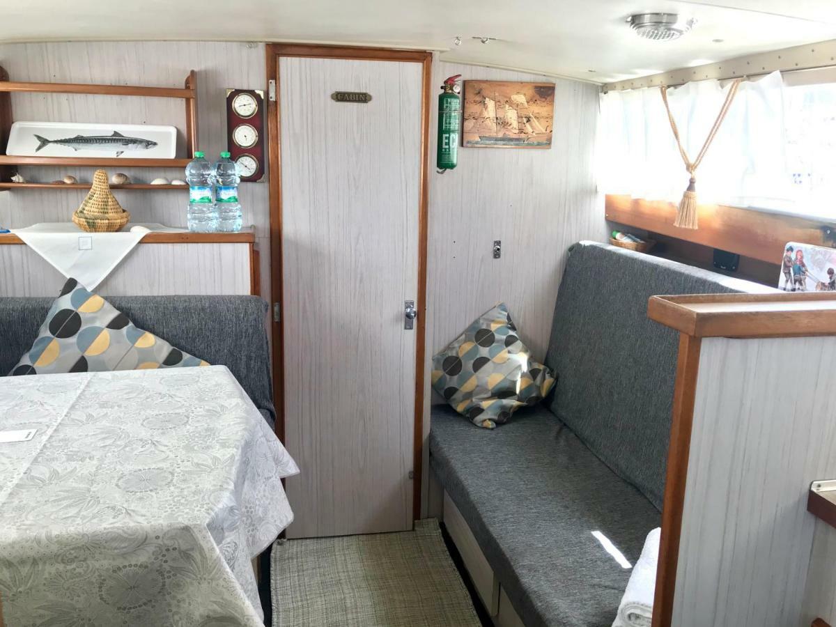 Отель Boat Yacht Barcelona Сан-Адриан-де-Бесос Экстерьер фото