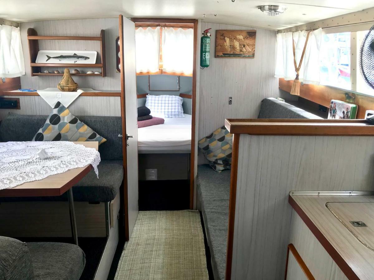 Отель Boat Yacht Barcelona Сан-Адриан-де-Бесос Экстерьер фото